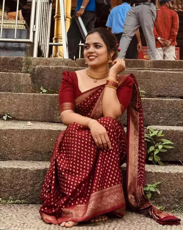 Red_Banarasi_Silk_Saree_with_Zari_Paisley_Design
