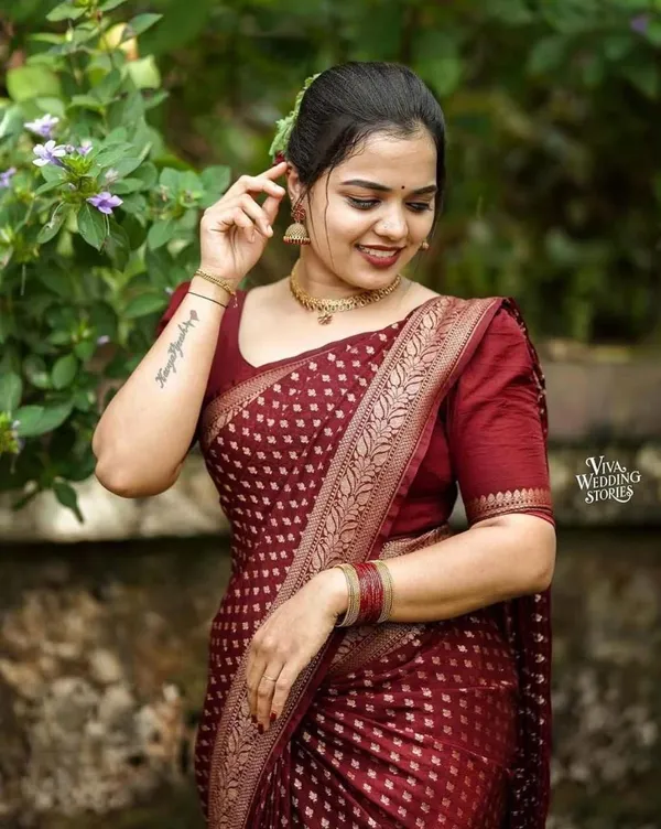 Red_Banarasi_Silk_Saree_with_Zari_Paisley_Design