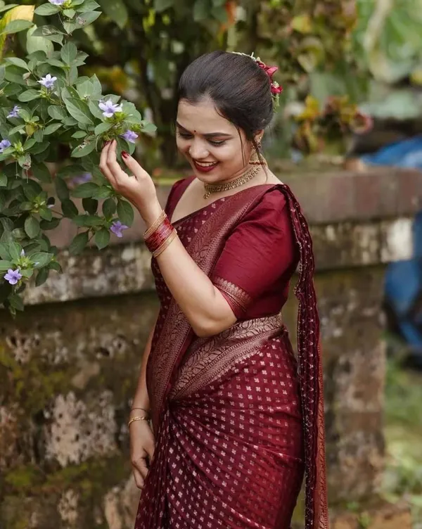 Red_Banarasi_Silk_Saree_with_Zari_Paisley_Design