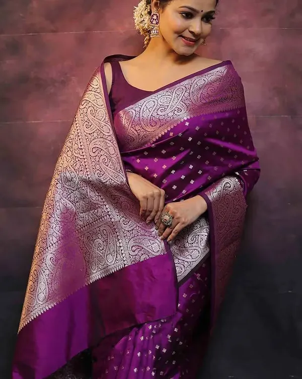 Wine_Banarasi_Silk_Saree_with_Clubs_Design