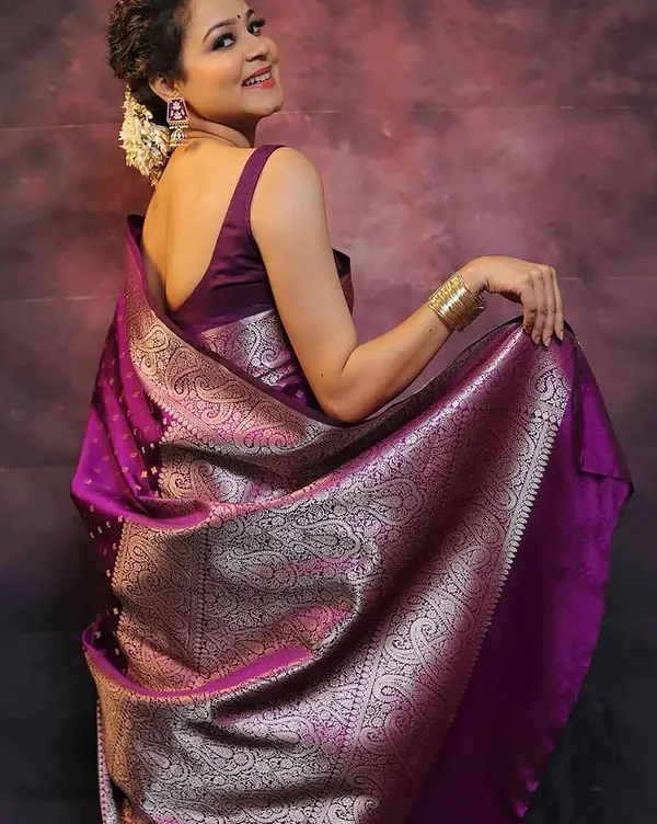 Wine_Banarasi_Silk_Saree_with_Clubs_Design