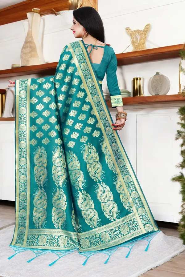 Rama_Banarasi_Silk_Saree_with_Golden_Zari_Floral_Weaving_&_Traditional_Rich_Pallu