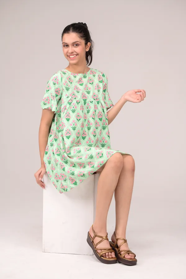Multicolor_Diagonal_Print_Cotton_Viscose_Dress_Desigener_Wear_For_Children