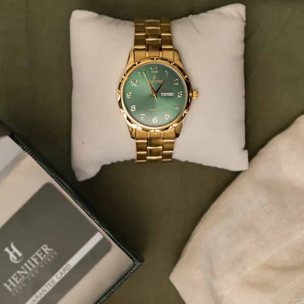 Men's_Analog_Numerological_Quartz_Watch_with_Stainless_Gloden_Strap