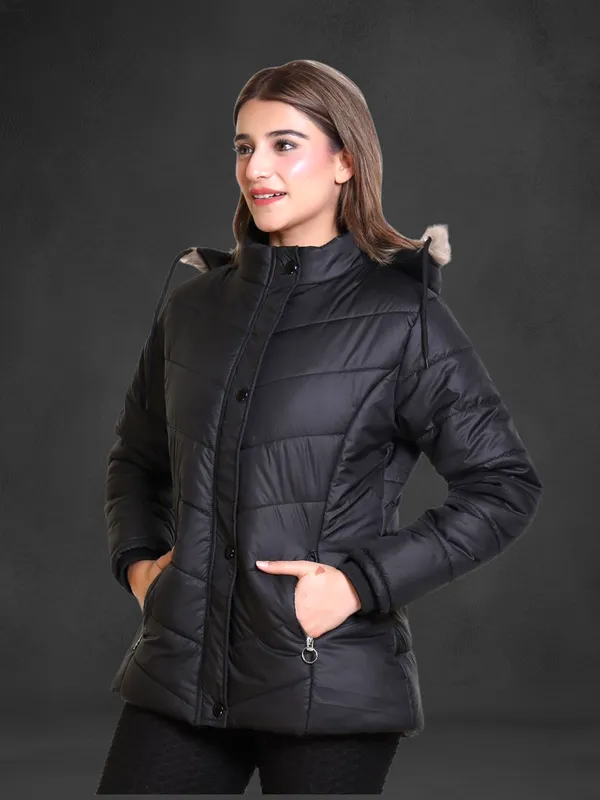 Womens_Quilted_Winter_Jacket_|_Hooded_Puffer_Jacket_with_Zipper_Pockets_|_Lightweight_&_Warm_Outerwear_for_Winter