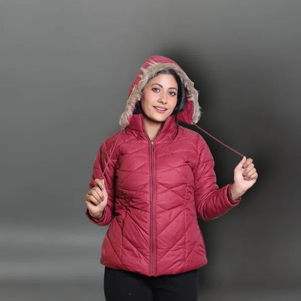 Womens_Puffer_Jacket_with_Faux_Fur_Hood_|_Stylish_Quilted_Winter_Jacket