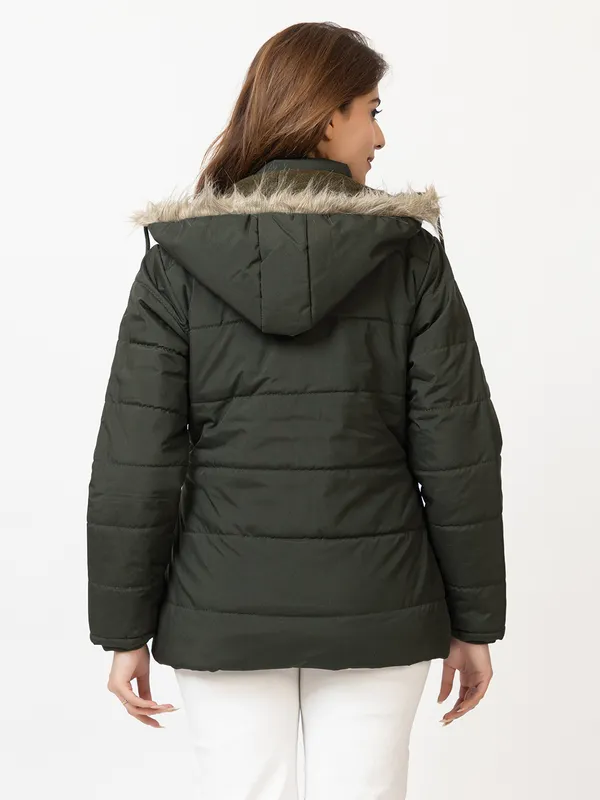 Womens_Quilted_Nylon_Winter_Jacket_-_Full_Sleeve_Hooded_Puffer_with_Zipper_Pockets