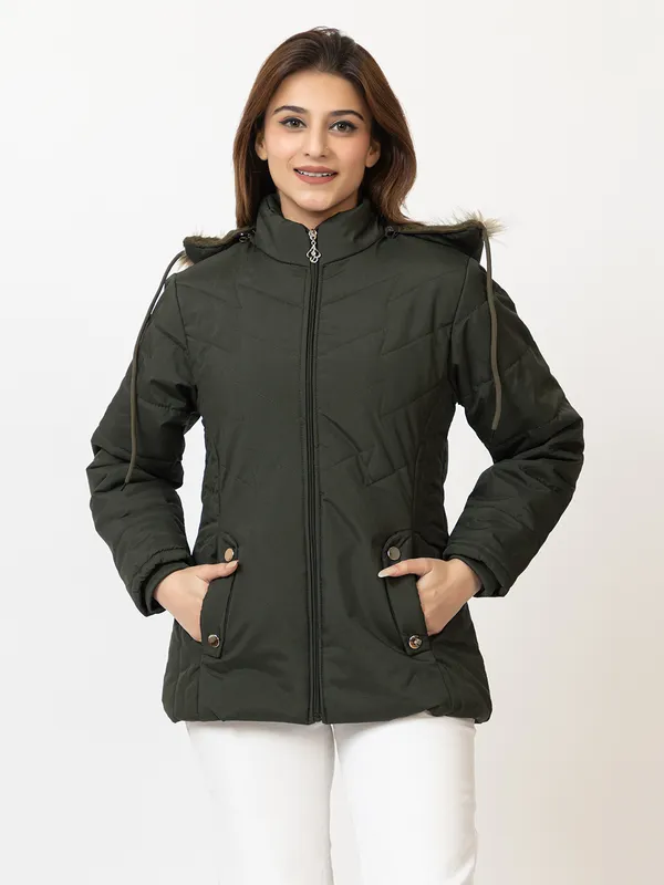 Womens_Quilted_Nylon_Winter_Jacket_-_Full_Sleeve_Hooded_Puffer_with_Zipper_Pockets