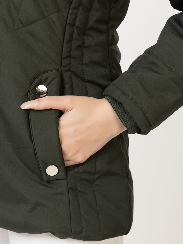 Womens_Quilted_Nylon_Winter_Jacket_-_Full_Sleeve_Hooded_Puffer_with_Zipper_Pockets