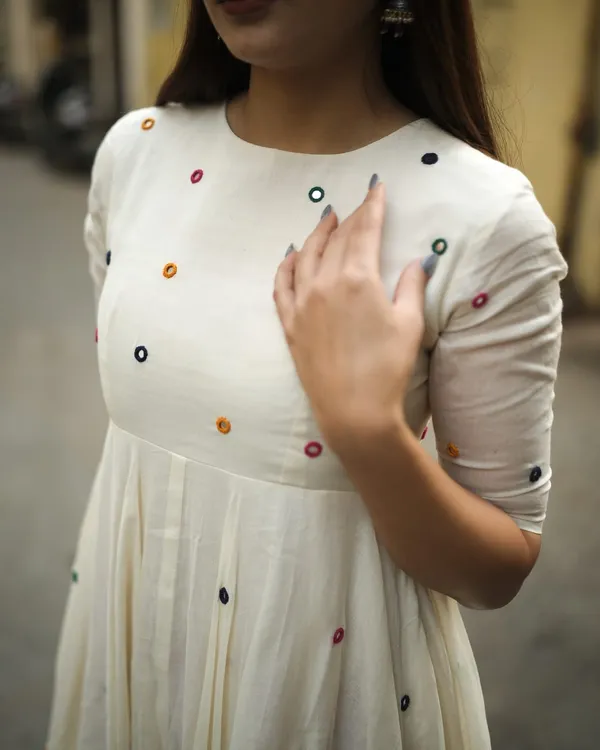 White_Trendy_Design_Anarkali_Kurti_Set_For_Women