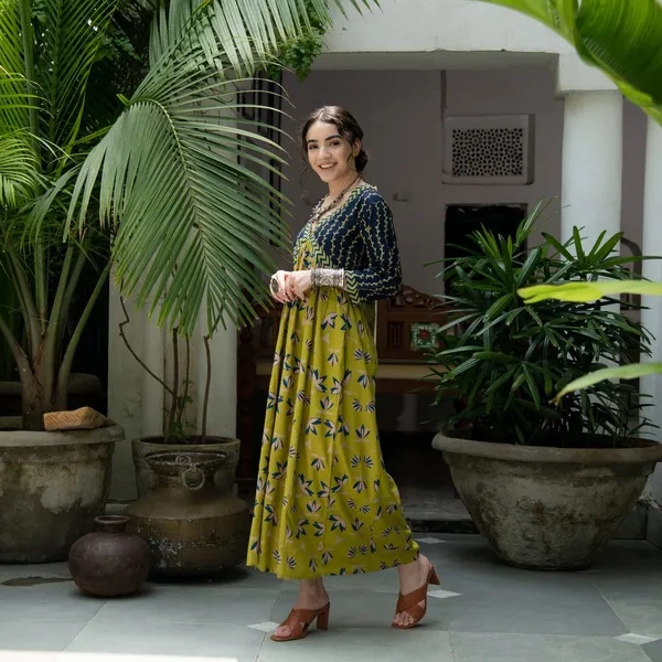 Olive_Green_Printed_Cotton_Floral_Kurti_For_Women