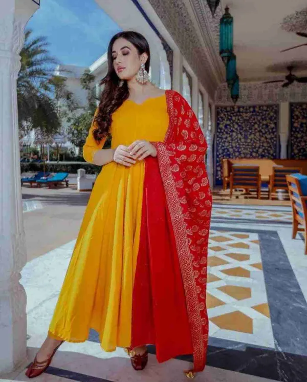 Yellow_Cotton_Anarkali_Set_With_Printed_Dupatta_For_Women