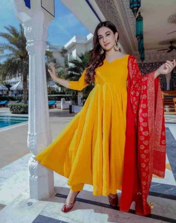 Yellow_Cotton_Anarkali_Set_With_Printed_Dupatta_For_Women