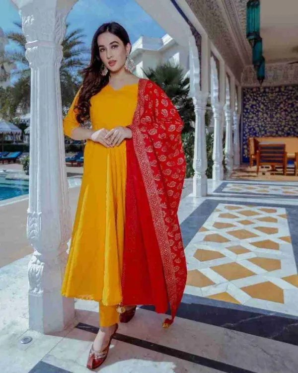 Yellow_Cotton_Anarkali_Set_With_Printed_Dupatta_For_Women