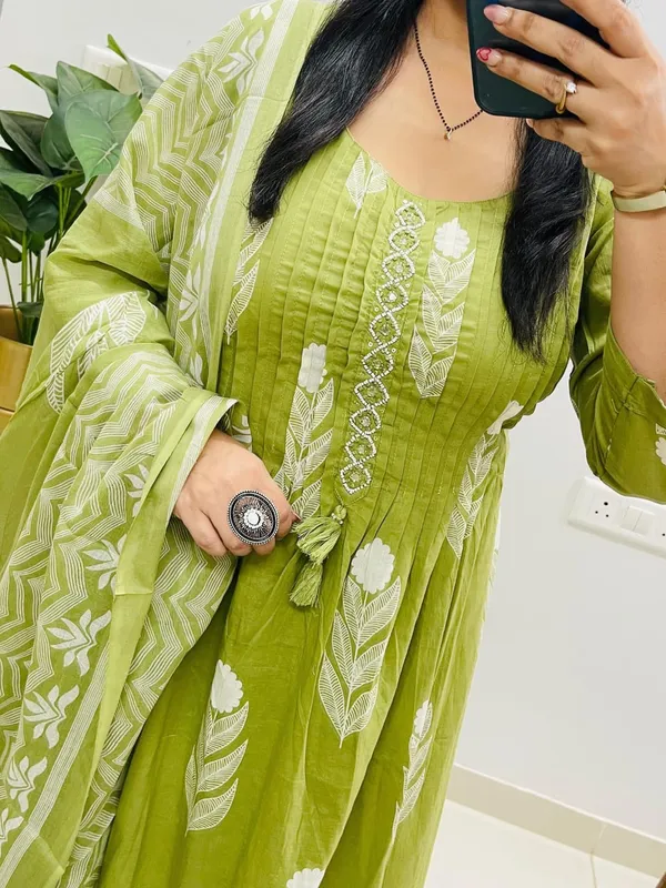 Green_Floral_Cotton_3Pc_Kurti_Set_For_Women