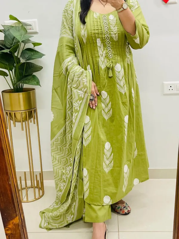 Green_Floral_Cotton_3Pc_Kurti_Set_For_Women
