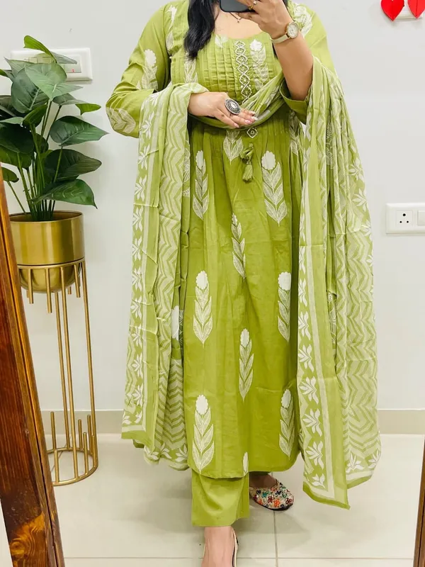 Green_Floral_Cotton_3Pc_Kurti_Set_For_Women