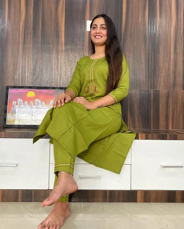 Green_Embroidered_Cotton_Co-Ord_Set_For_Women