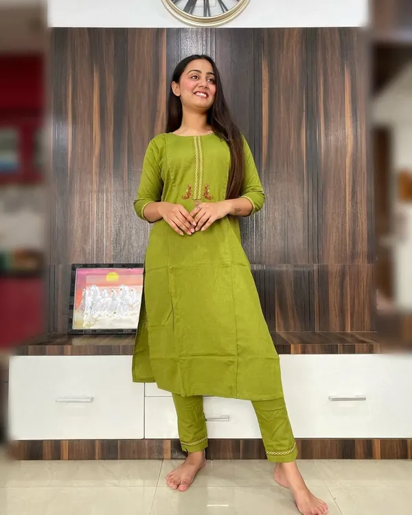 Green_Embroidered_Cotton_Co-Ord_Set_For_Women