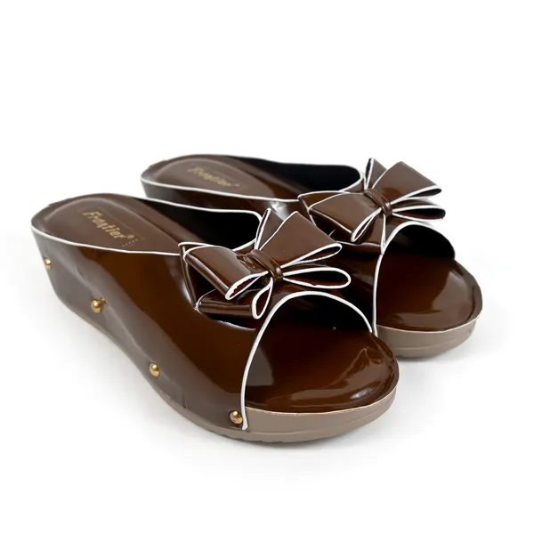 Elegant_Brown_Flower_Fancy_Slipper_For_Girls