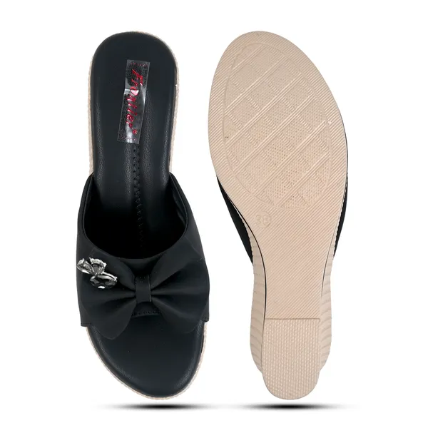 Elegant_Black_Flower_Styli_Slipper_For_Girls