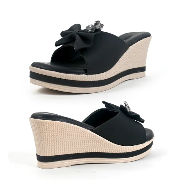 Elegant_Black_Flower_Styli_Slipper_For_Girls