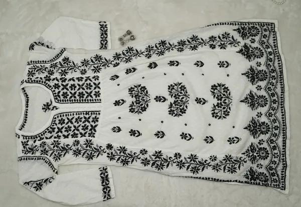 White_Dobby_Cotton_Long_Kurta_With_Black_Embroidery