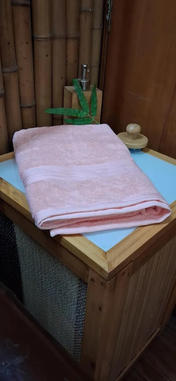Bamboo_Bath_Towel_Ultra_Absorbent_4X_Softer_Than_Cotton_Towels-_140_x_70_cm_–_450_GSM_|_Pack_of_1-_Plain_Bath_Towe_Peach