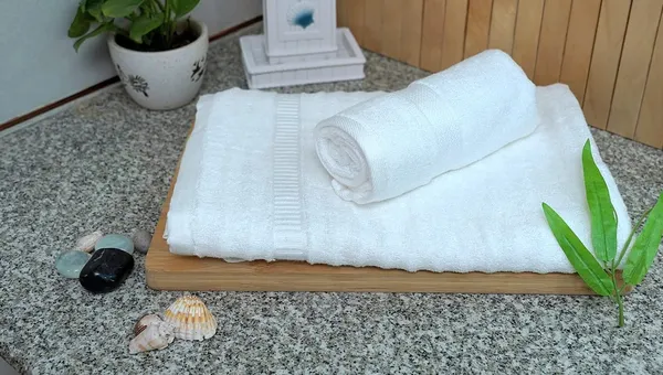 Bamboo_Bath_Towel_Ultra_Absorbent_4X_Softer_Than_Cotton_Towels-_140_x_70_cm_–_450_GSM_|_Pack_of_3-_Bath_Hand_and_Face_Towel_Set
