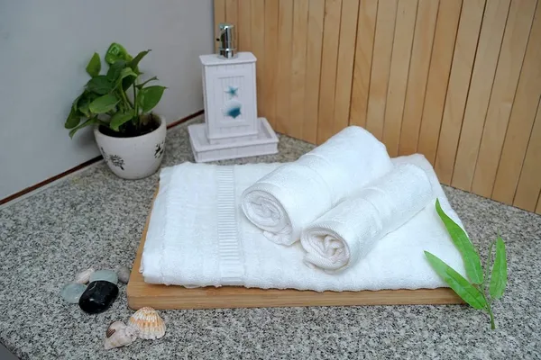 Bamboo_Bath_Towel_Ultra_Absorbent_4X_Softer_Than_Cotton_Towels-_140_x_70_cm_–_450_GSM_|_Pack_of_3-_Bath_Hand_and_Face_Towel_Set