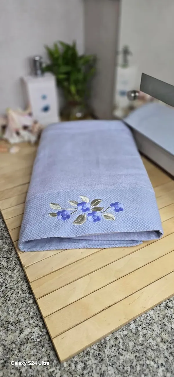 BAMBOO_GREENS_Bamboo_Bath_Towel_Ultra_Absorbent_4X_Softer_Than_Cotton_Towels-_140_x_70_cm_–_600_GSM_|_Pack_of_1-_Blue_Towel_Embroidery