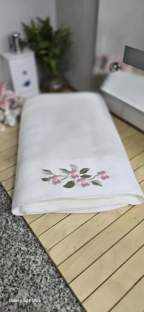 BAMBOO_GREENS_Bamboo_Bath_Towel_Ultra_Absorbent_4X_Softer_Than_Cotton_Towels-_140_x_70_cm_–_600_GSM_|_Pack_of_1-_Bath_Towel_Embroidery_White