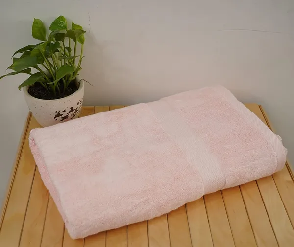 Bamboo_Bath_Towel_Ultra_Absorbent_4X_Softer_Than_Cotton_Towels-_140_x_70_cm_–_450_GSM_|_Pack_of_1-_Plain_Bath_Towel-_Peach