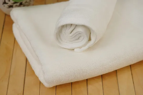 Bamboo_Bath_Towel_Ultra_Absorbent_4X_Softer_Than_Cotton_Towels-_140_x_70_cm_–_450_GSM_|_Pack_of_1_White_Bath_Towel_Plain