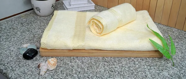 100%_Bamboo_Fiber_Bath_Towel_for_Men_and_Women-__360_Gsm_Yellow_Light_Weight_Towel