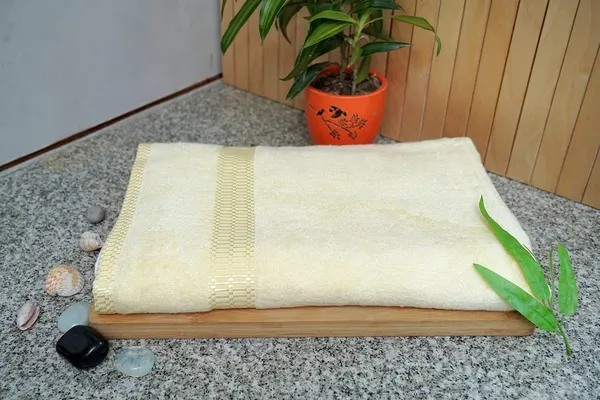100%_Bamboo_Fiber_Bath_Towel_for_Men_and_Women-__360_Gsm_Yellow_Light_Weight_Towel