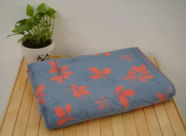Bamboo_Bath_Towel_Ultra_Absorbent_4X_Softer_Than_Cotton_Towels-_140_x_70_cm_–_500_GSM_|_Pack_of_1-_Red_Towel