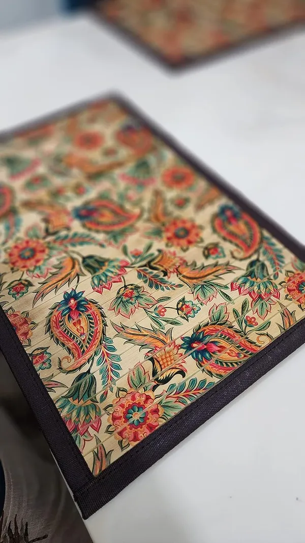 Bamboo_Placemats_For_Dining_Table_Paisley_print_30x45cm