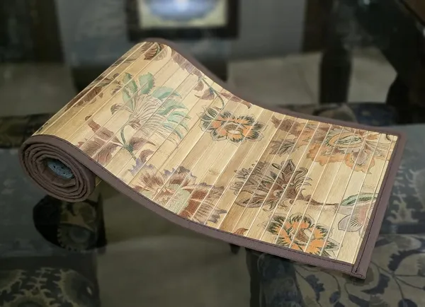 Bamboo_Placemats_and_Table_Runner_Set_For_Dining_Table-_Floral_Print