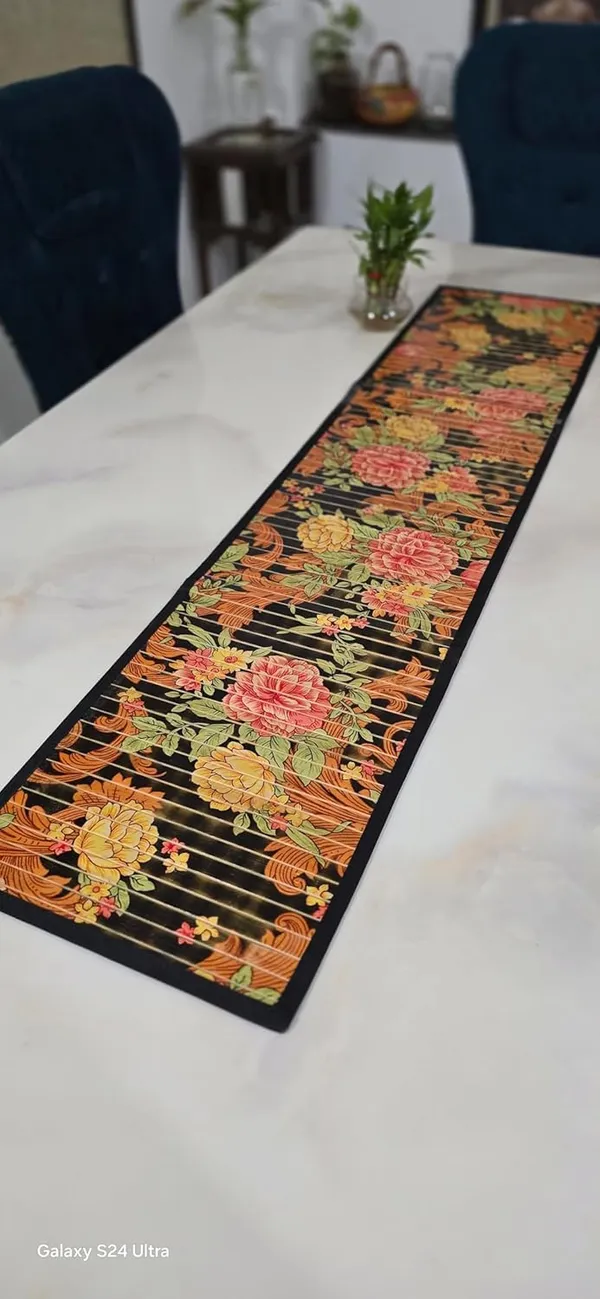 Multicolor_Bamboo_Placemats_And_Table_Runner_Set_For_Dining_Table_black_Floral_Print_6Pc_Placemats_With_1_Runner
