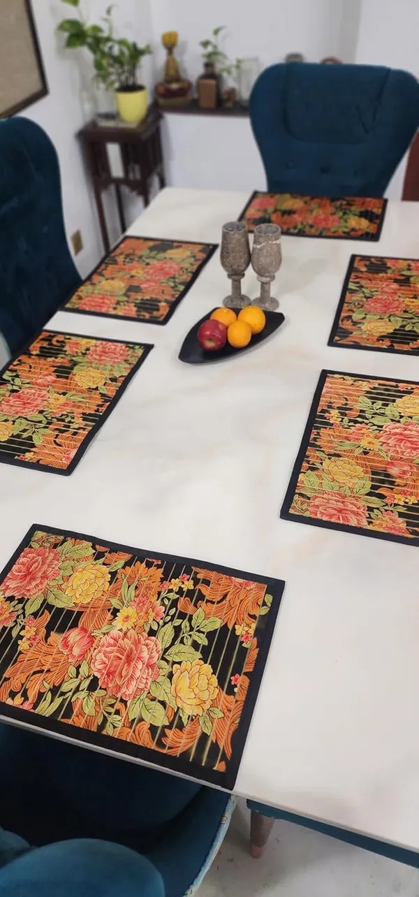 Multicolor_Bamboo_Placemats_And_Table_Runner_Set_For_Dining_Table_black_Floral_Print_6Pc_Placemats_With_1_Runner