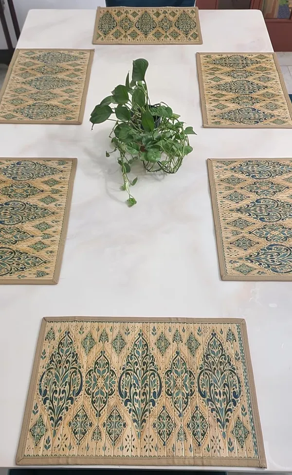 Bamboo_Placemats_and_Dining_Table_Mats_for_Dining_Table-_Set_of_4_Turkish_Print_30x45cm