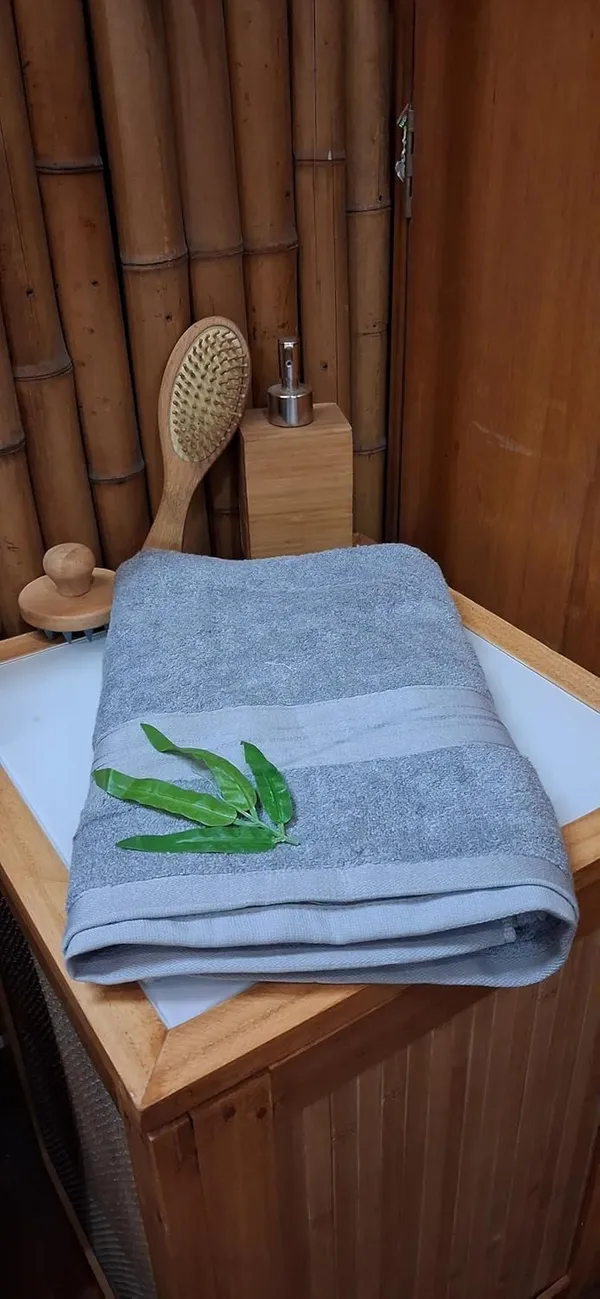 Bamboo_Greens_Bamboo_Fiber_Bath_Towel_For_Men_and_Women-_Grey_70x140cm
