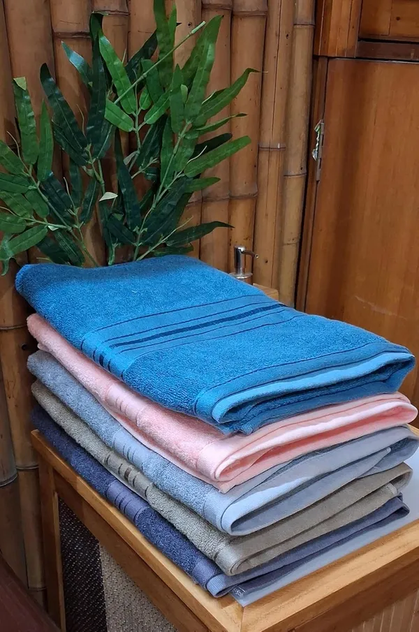 100%_Bamboo_Fiber_Bath_Towel_For_Men_and_Women-_Dark_Blue_Rayon_Plain_Bath_Towel