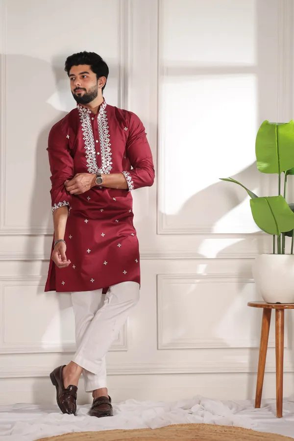 Maroon_Cotton_Embroidered_Neck_with_Mirror_Work_Kurta