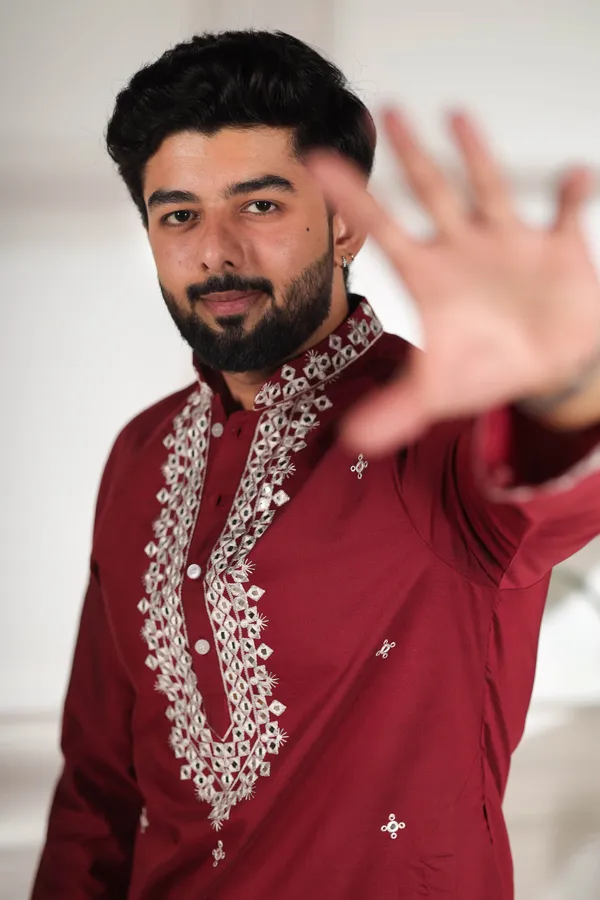 Maroon_Cotton_Embroidered_Neck_with_Mirror_Work_Kurta