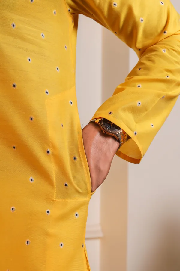 Yellow_Cotton_Resham_Butti_Kurta