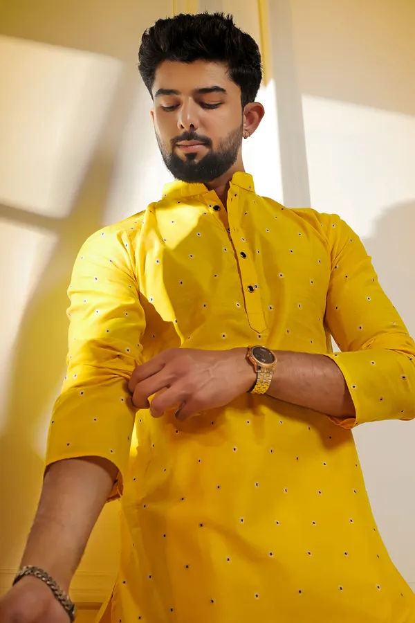 Yellow_Cotton_Resham_Butti_Kurta