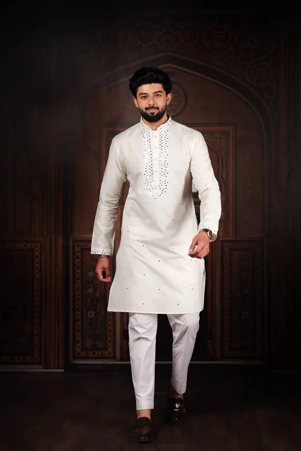 White_Cotton_Embroidered_Neck_with_Mirror_Work_Kurta