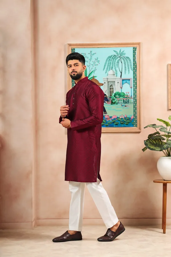 Maroon_Silk_Jacquard_Woven_Texture_Kurta
